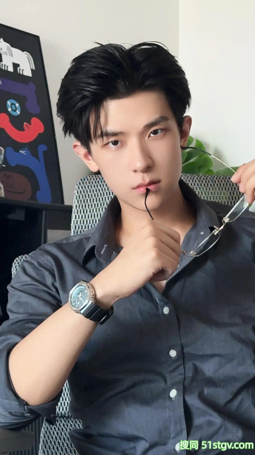 “爽文小说偷跑出来”的高颜霸总 - 51虹马