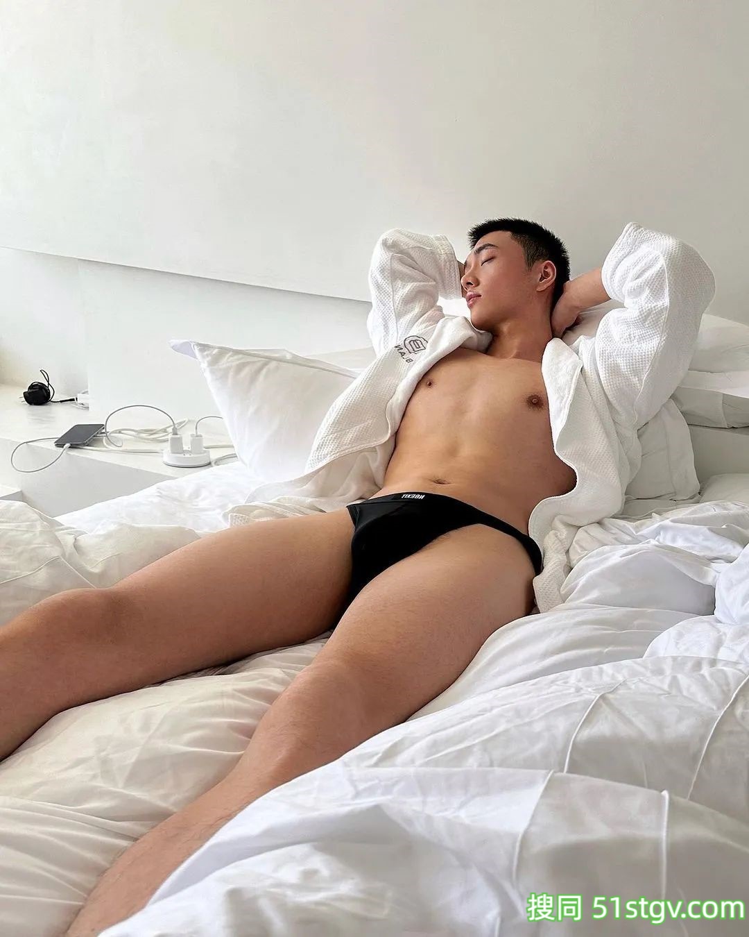 长腿小哥哥 - 51虹马