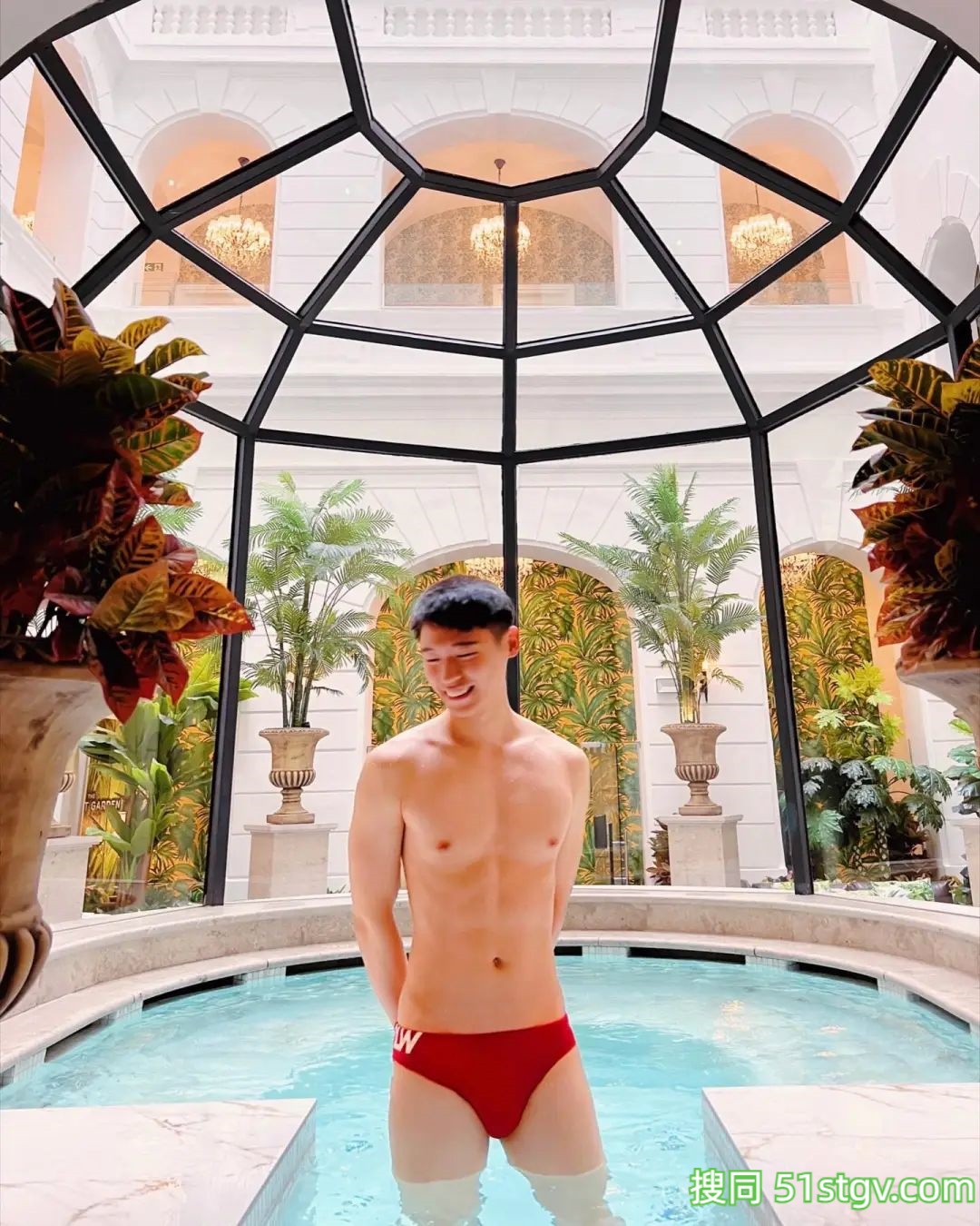 大D，大长腿腹肌帅哥，旅游酒店拍 - 51虹马