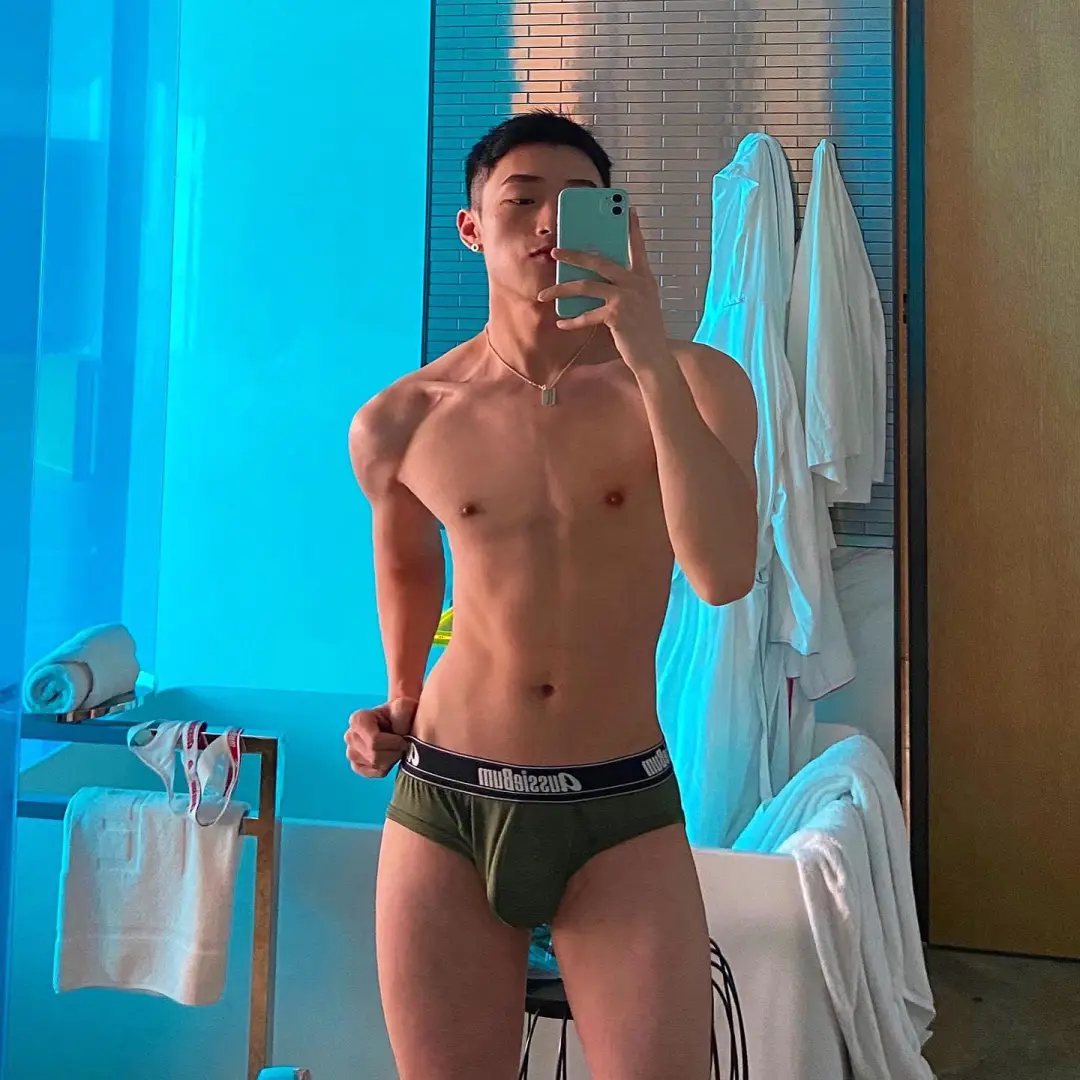 长腿小哥哥 - 51虹马