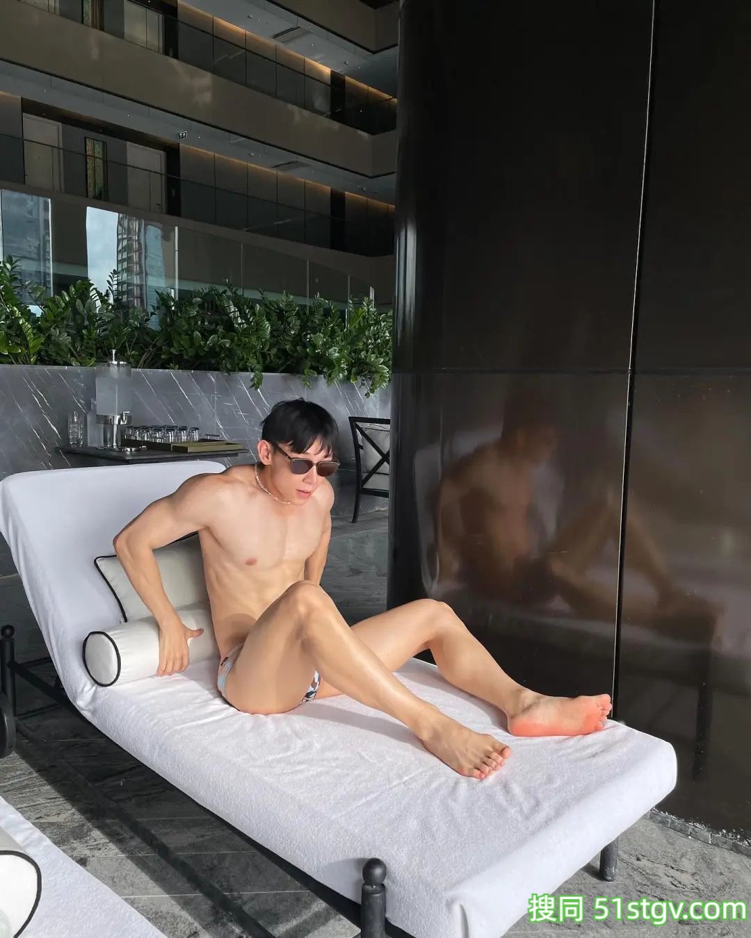 大D，白嫩腹肌帅哥 - 51虹马