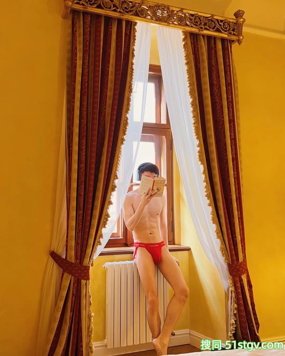 大D，大长腿腹肌帅哥，旅游酒店拍 - 51虹马