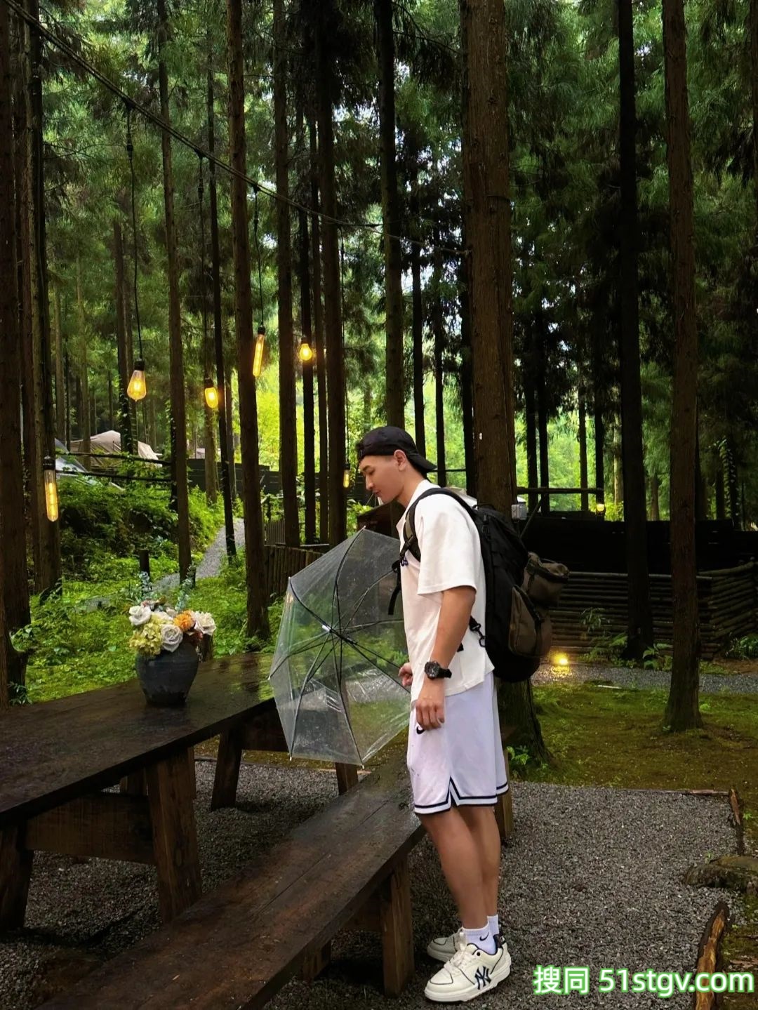 玩浆板的薄肌帅哥，看着就很香 - 51虹马