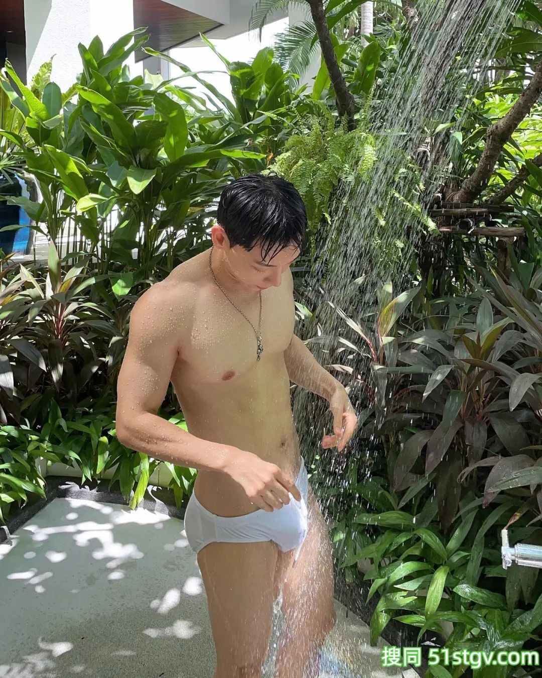 大D，白嫩腹肌帅哥 - 51虹马