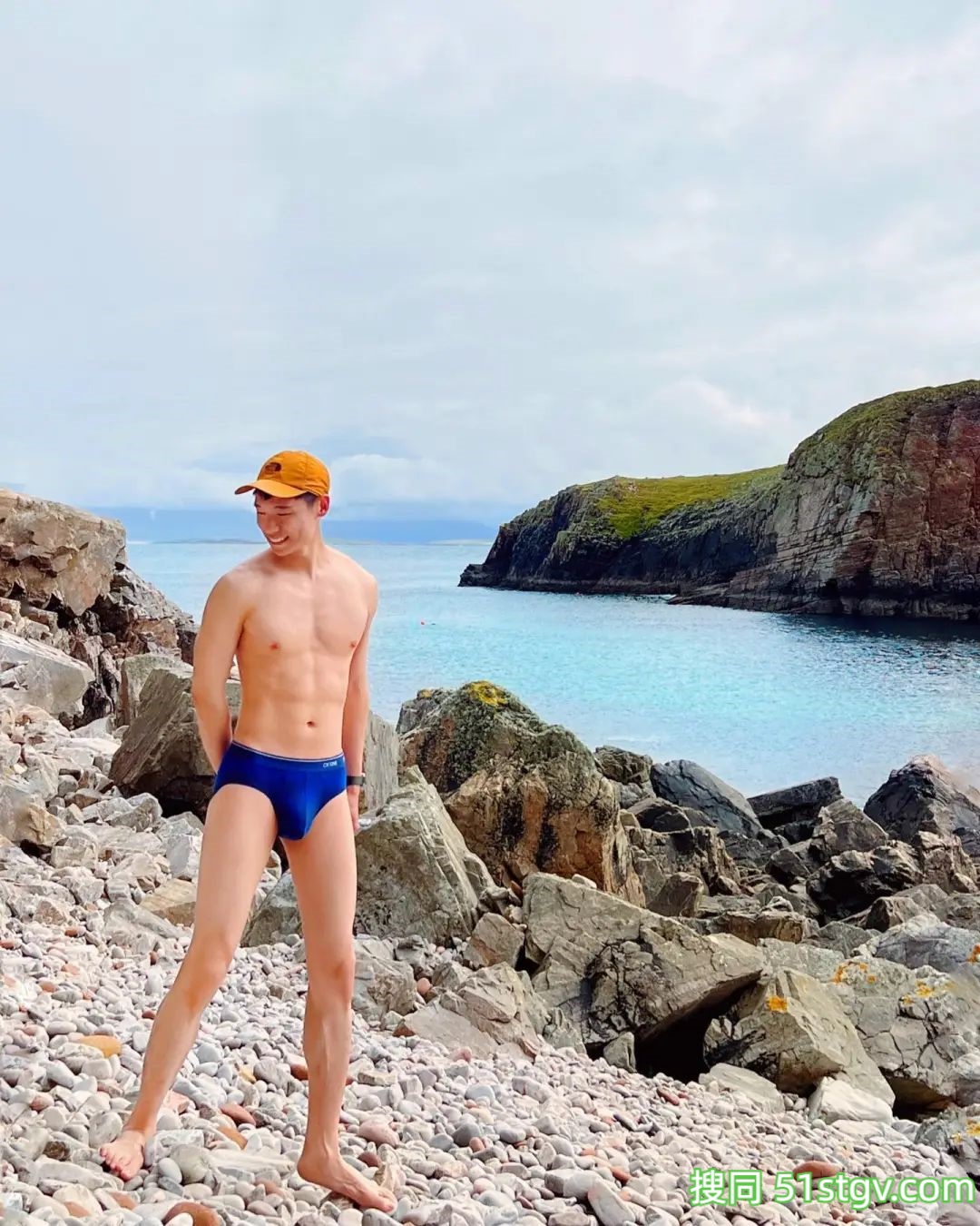 大D，大长腿腹肌帅哥，旅游酒店拍 - 51虹马