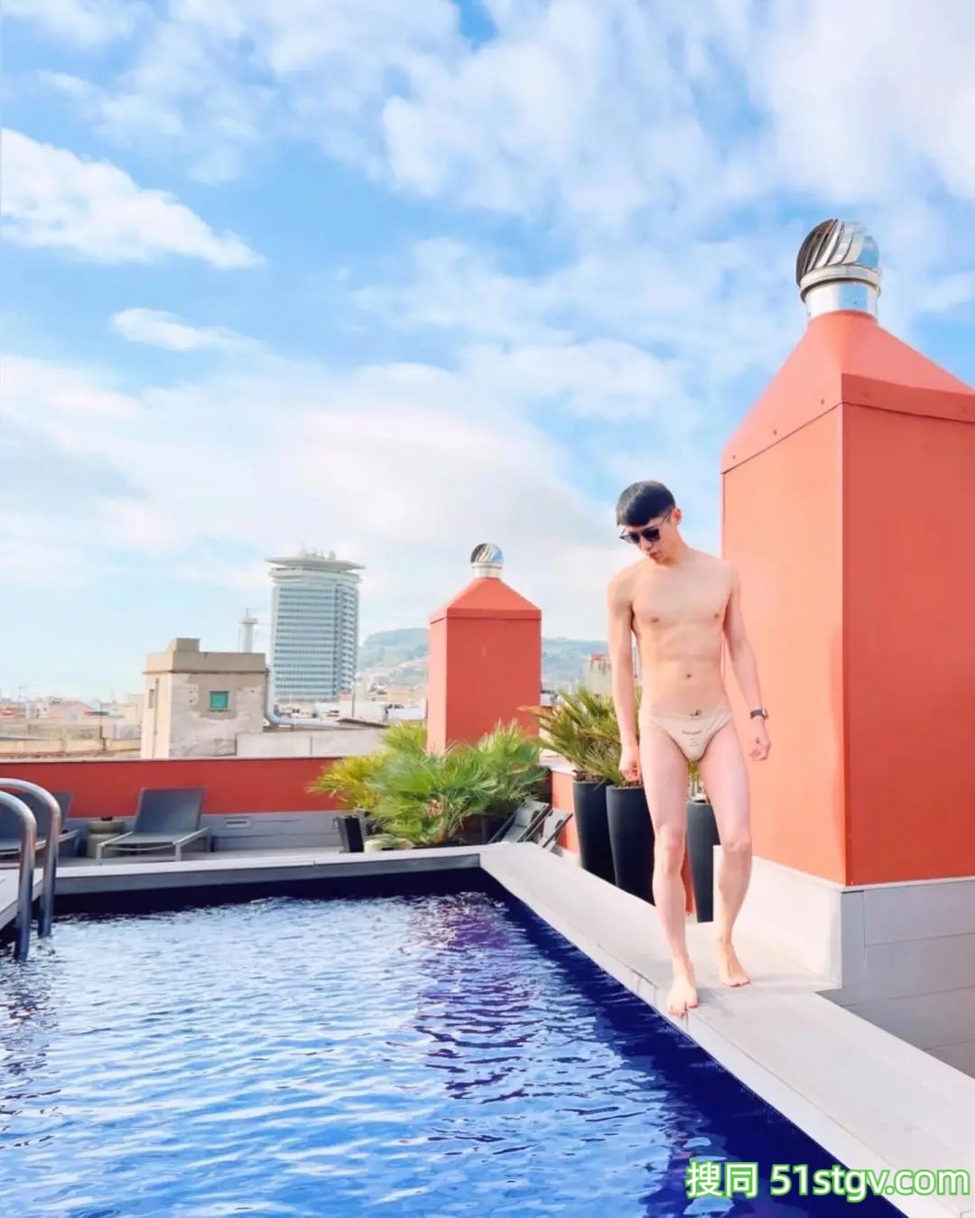 大D，大长腿腹肌帅哥，旅游酒店拍 - 51虹马