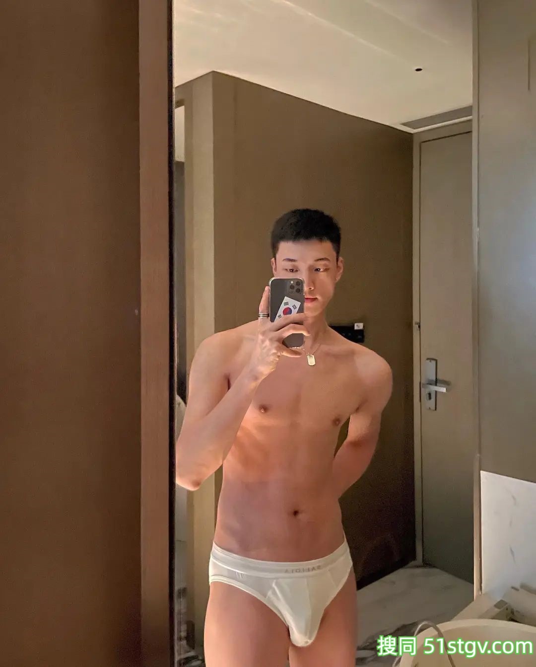 长腿小哥哥 - 51虹马