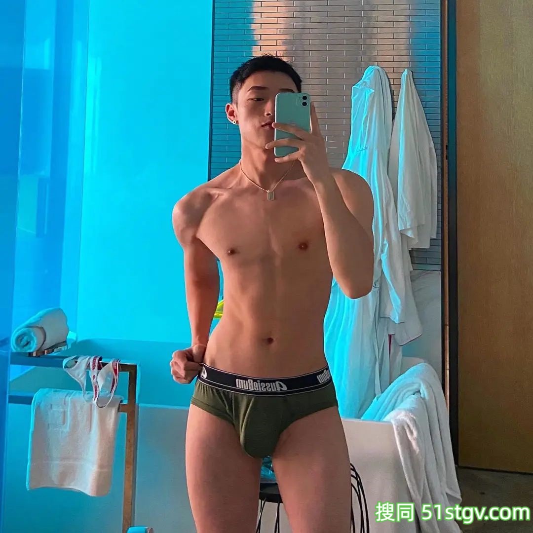 长腿小哥哥 - 51虹马