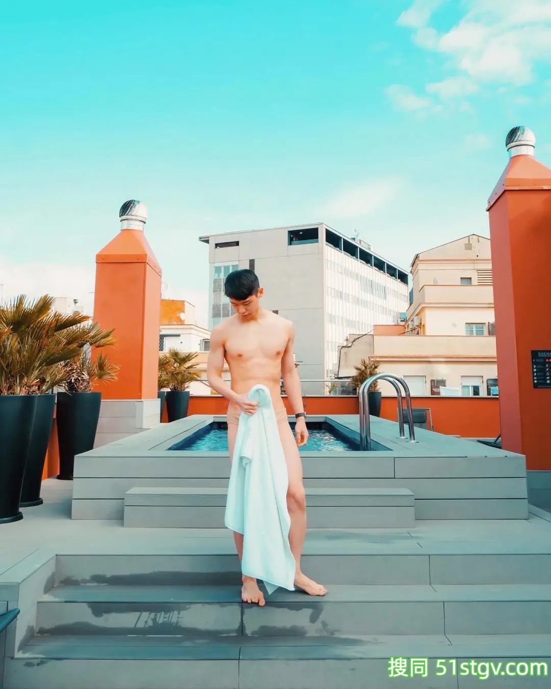 大D，大长腿腹肌帅哥，旅游酒店拍 - 51虹马