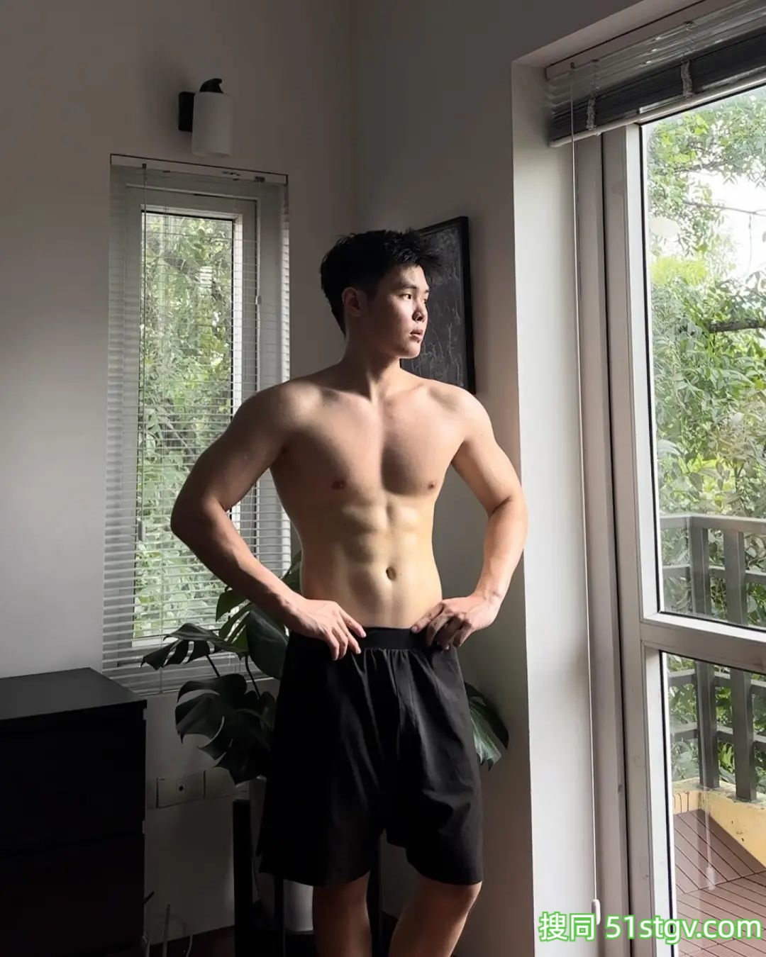 在越南留学的小哥 - 51虹马