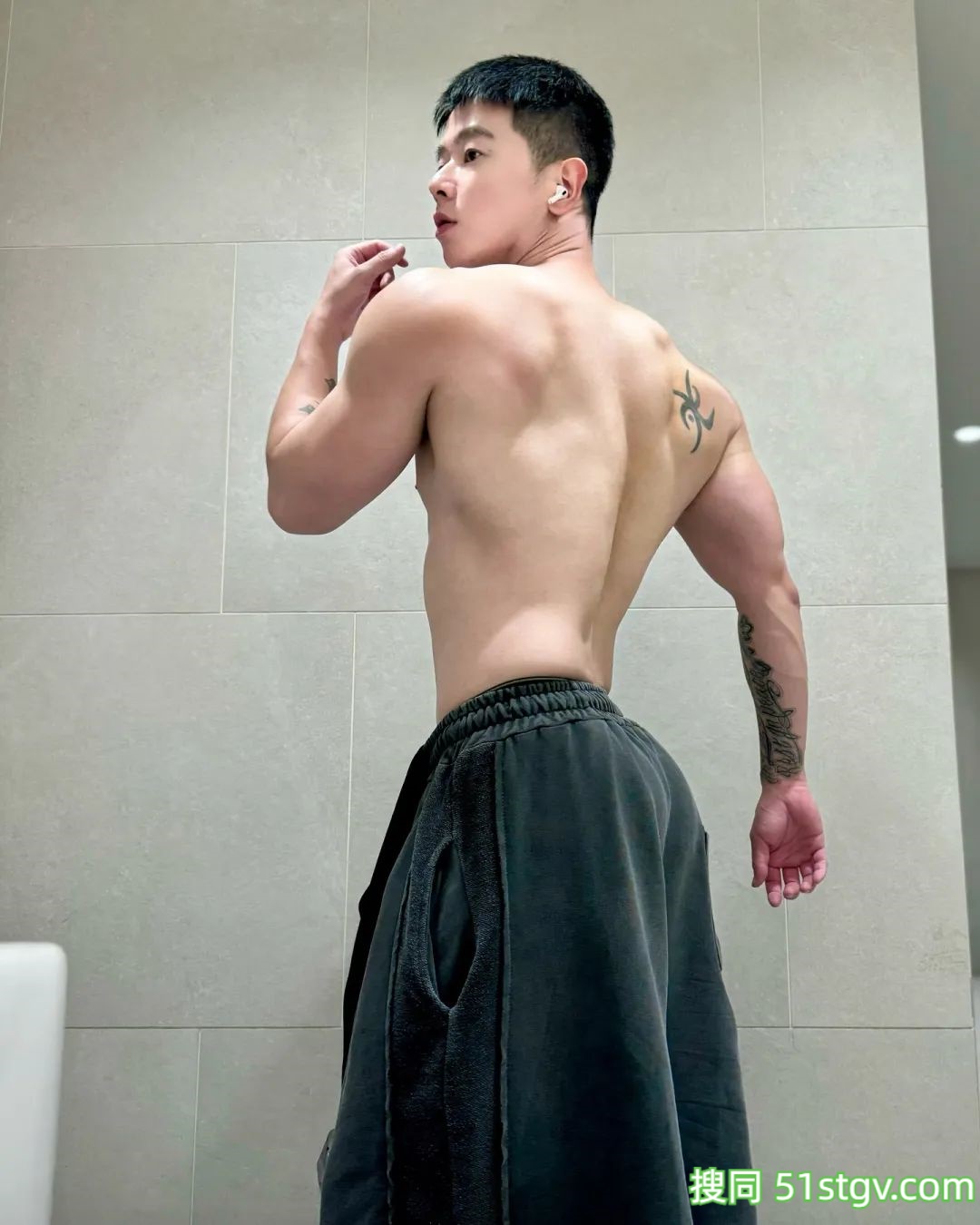 发育良好的男友 - 51虹马