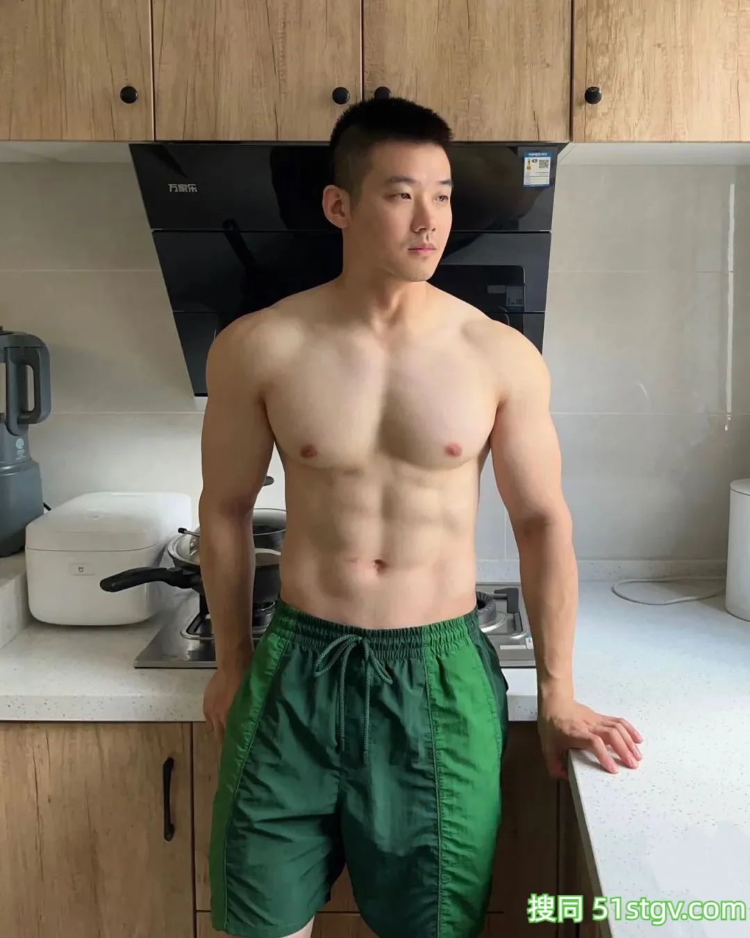 每日男友，短发板正 - 51虹马