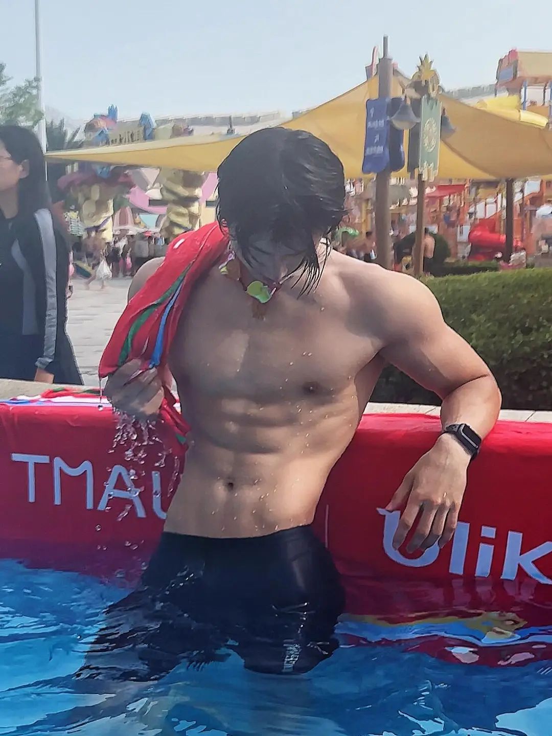 健身房充斥着，荷尔蒙的味道，鲜肉腹肌帅哥 - 51虹马