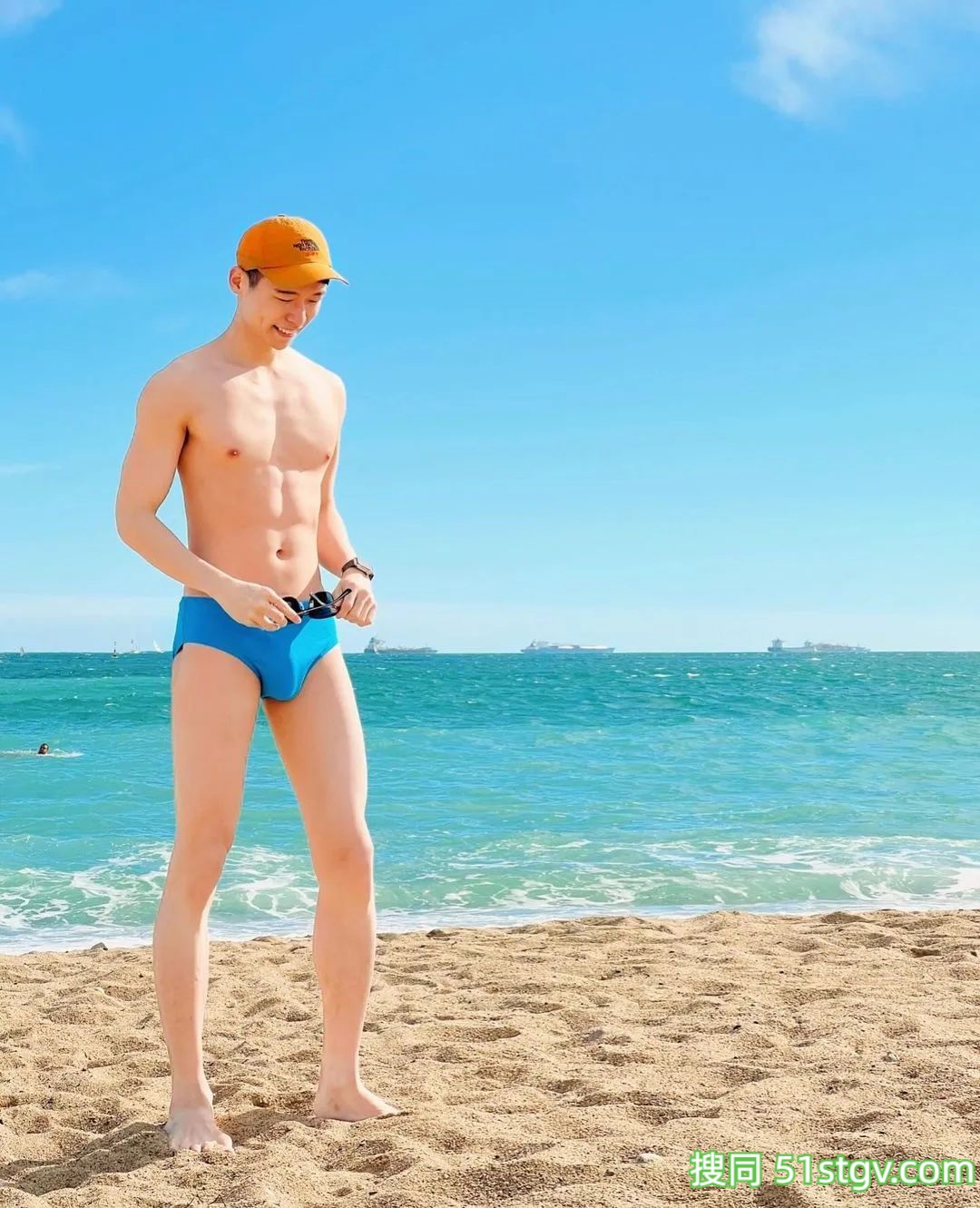 大D，大长腿腹肌帅哥，旅游酒店拍 - 51虹马