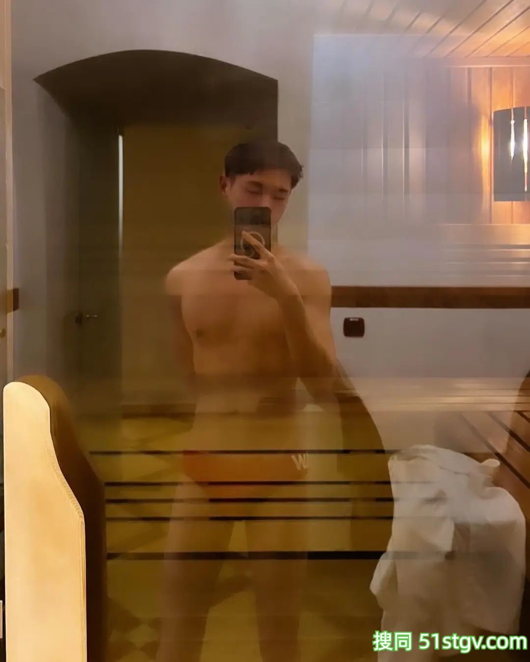 大D，大长腿腹肌帅哥，旅游酒店拍 - 51虹马