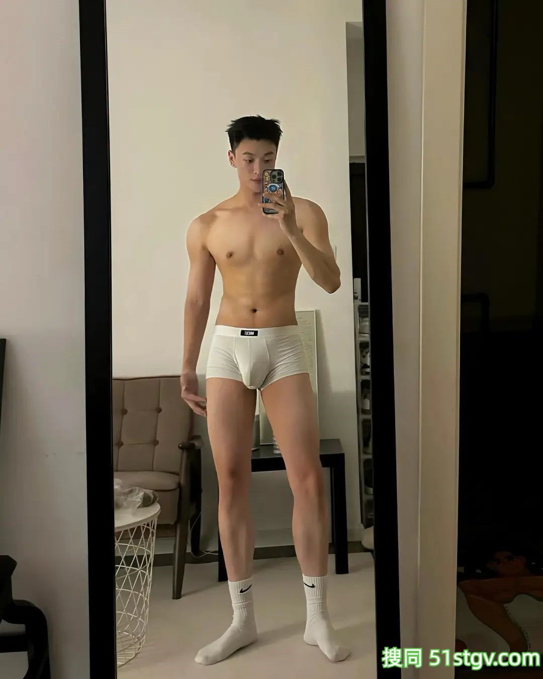 长腿小哥哥 - 51虹马