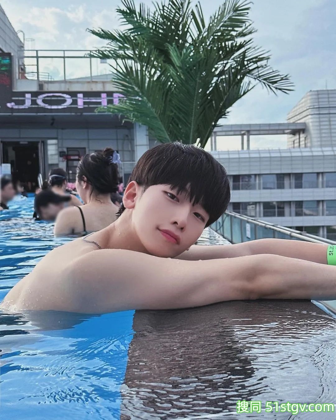 可爱白净小奶弟 - 51虹马