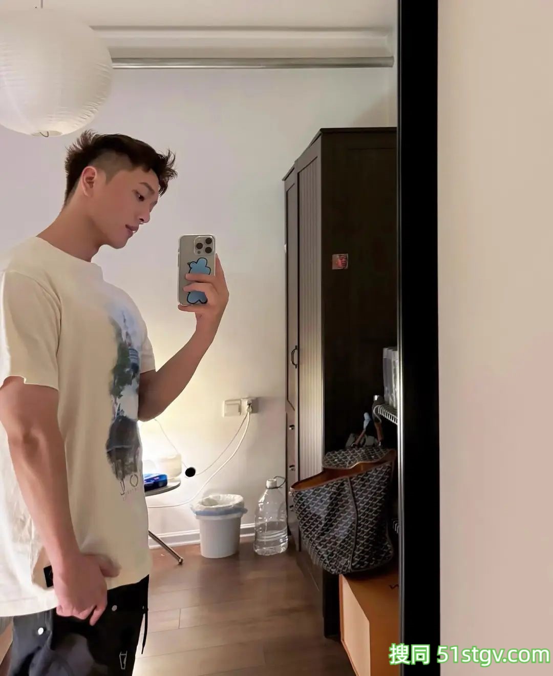 长腿小哥哥 - 51虹马