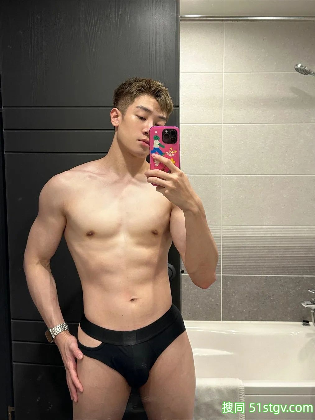 优质男友，穿衣显瘦，脱衣有肉 - 51虹马