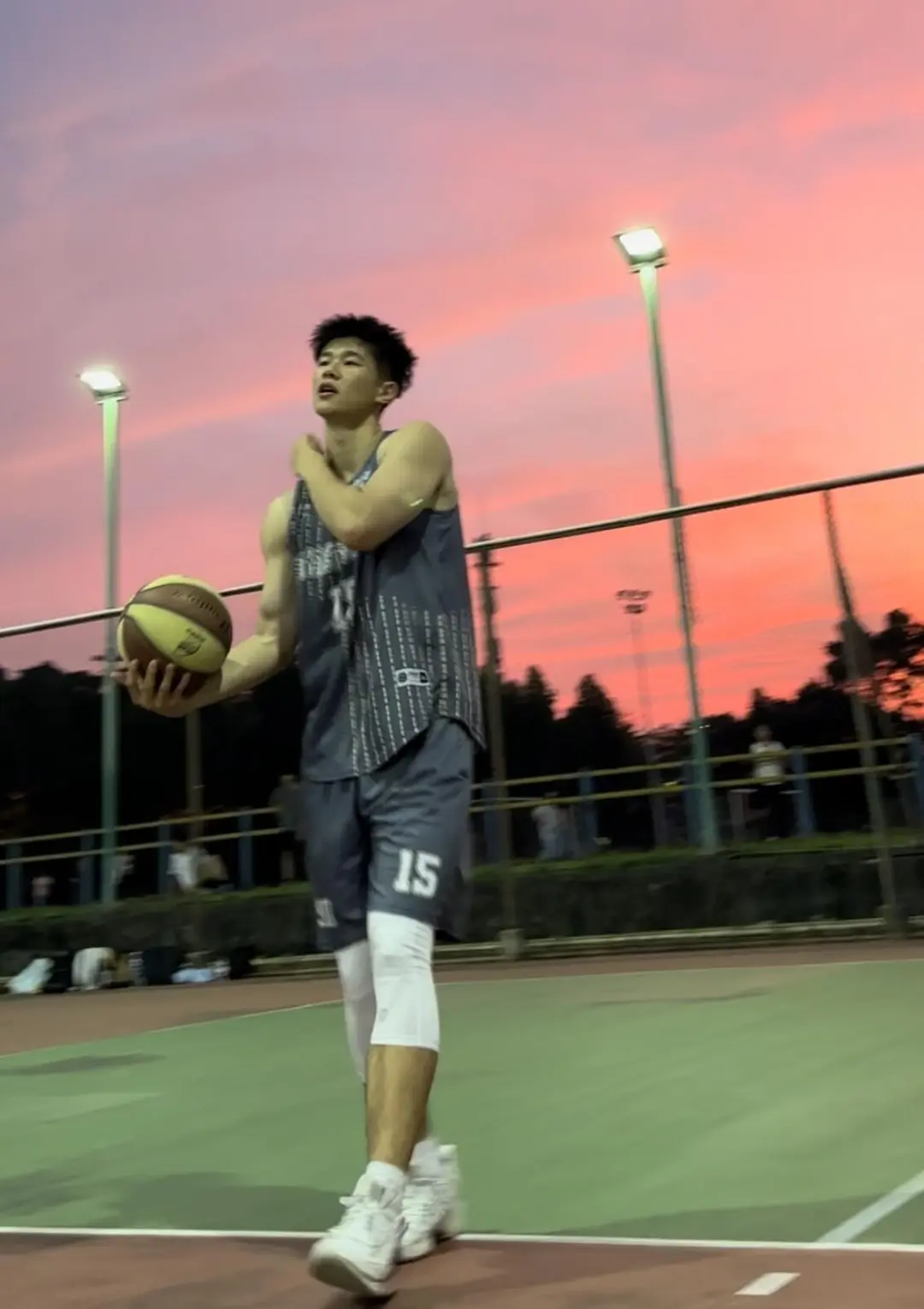 广东的188cm高瘦帅哥 - 51虹马