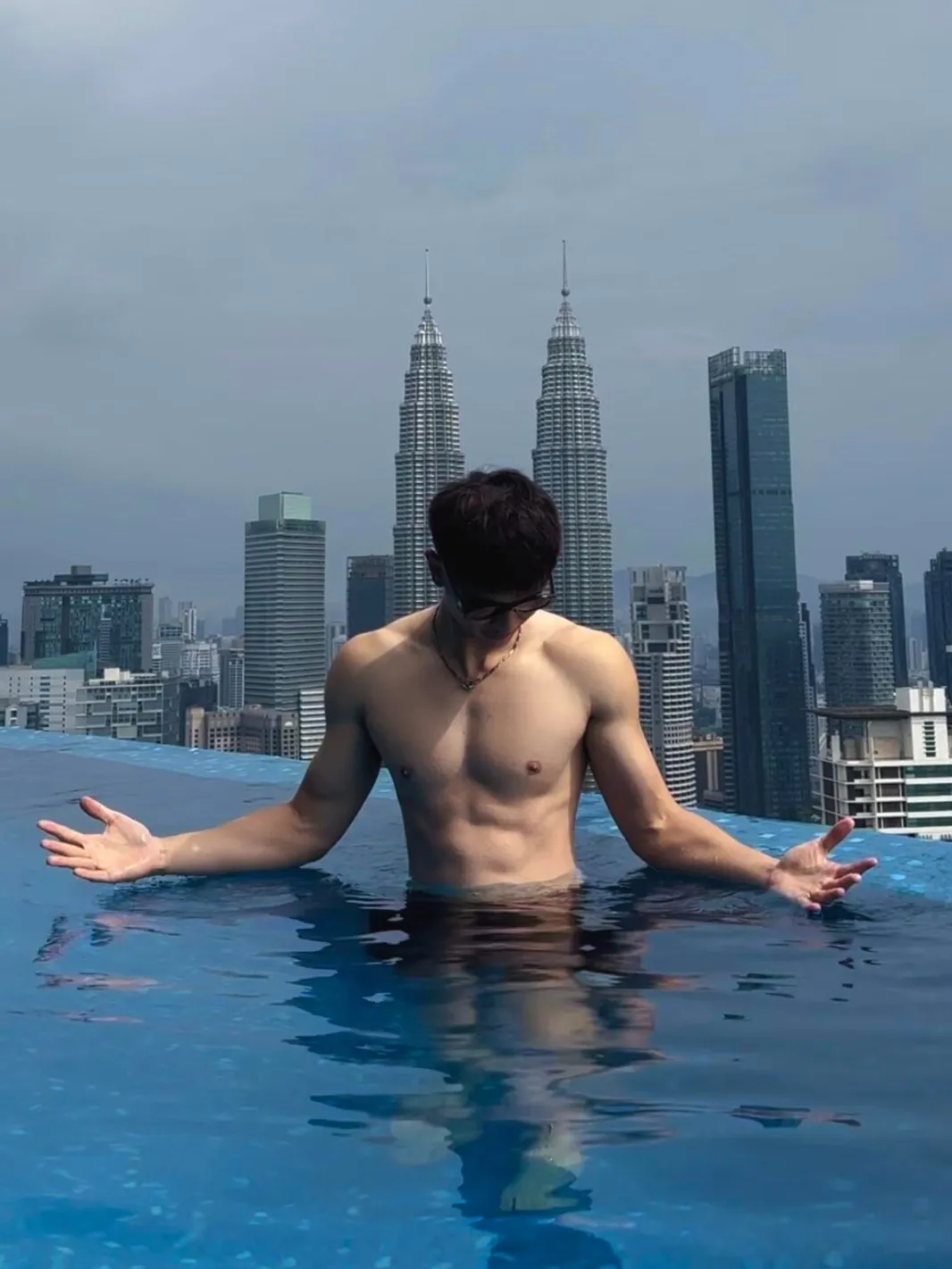 广东的188cm高瘦帅哥 - 51虹马