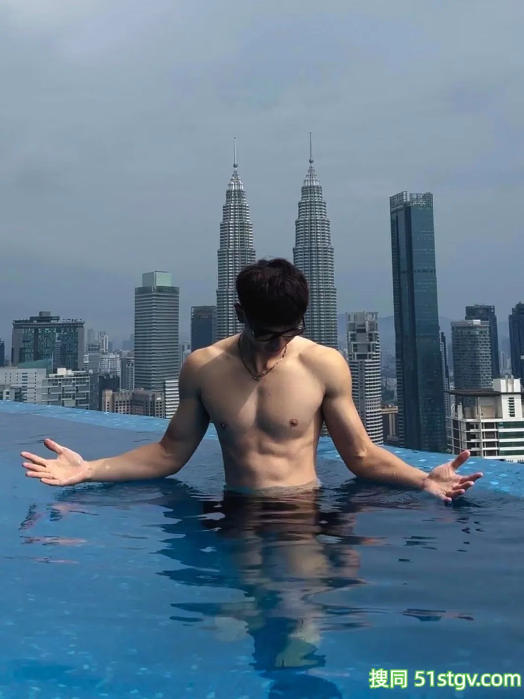 广东的188cm高瘦帅哥 - 51虹马