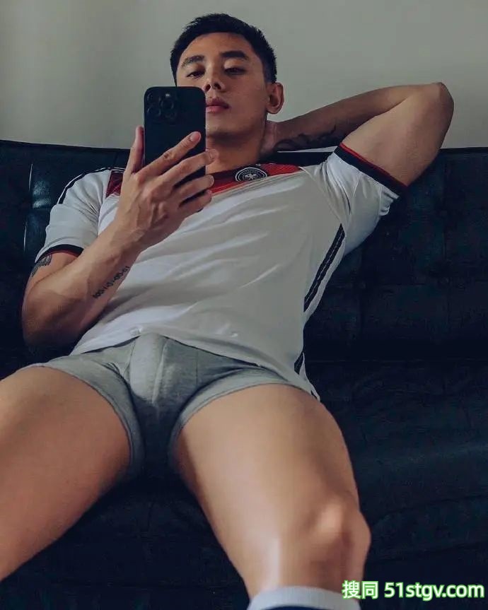 大D，这是谁家哥哥 - 51虹马