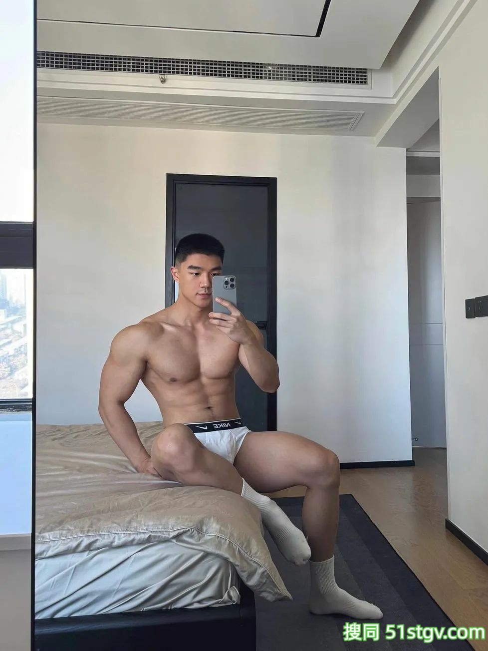 理想男友Henry Kong，板正帅气 - 51虹马