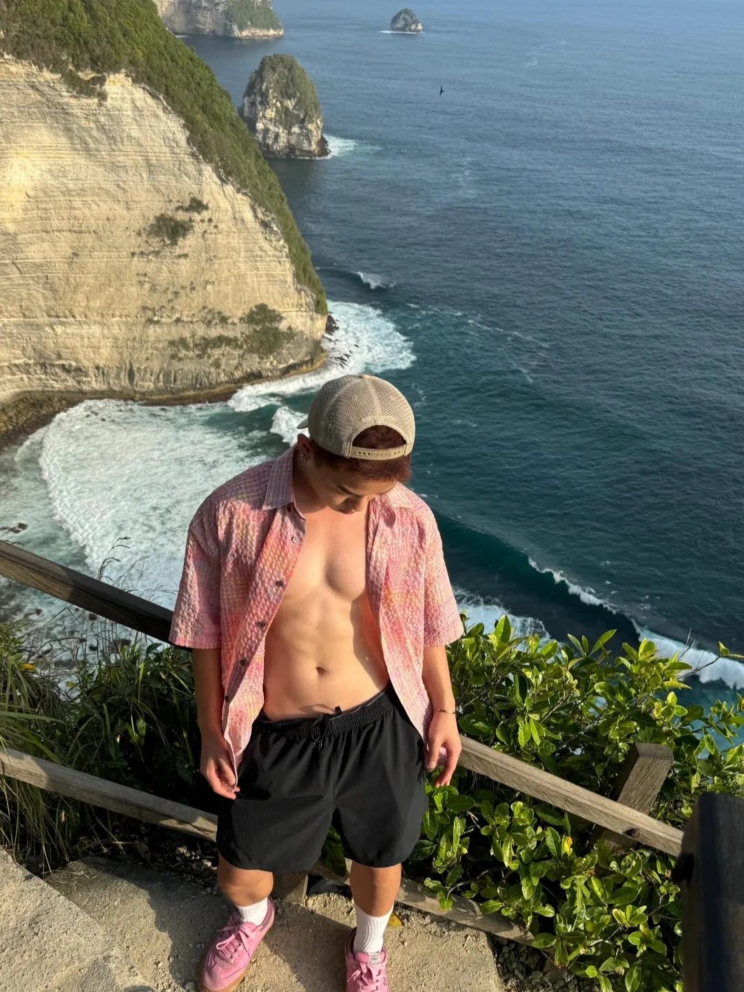 薄肌身材，奶呼呼的帅弟弟 - 51虹马