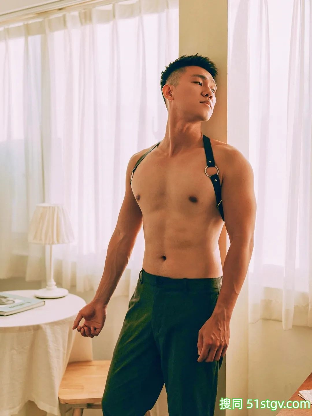 每日帅哥男友写真 - 51虹马