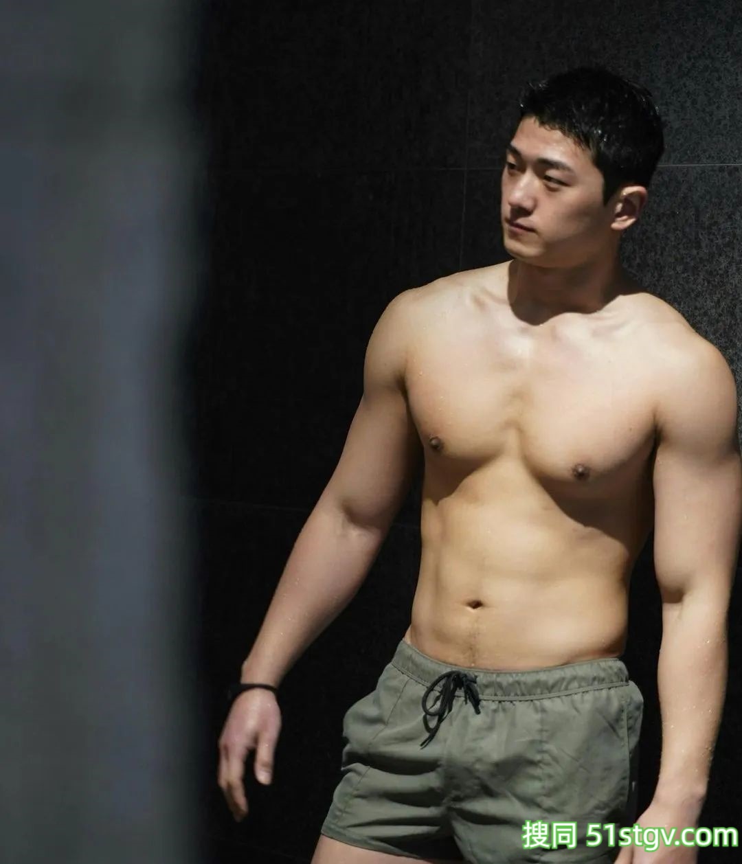 肉壮小哥哥，帅萌帅萌的 - 51虹马