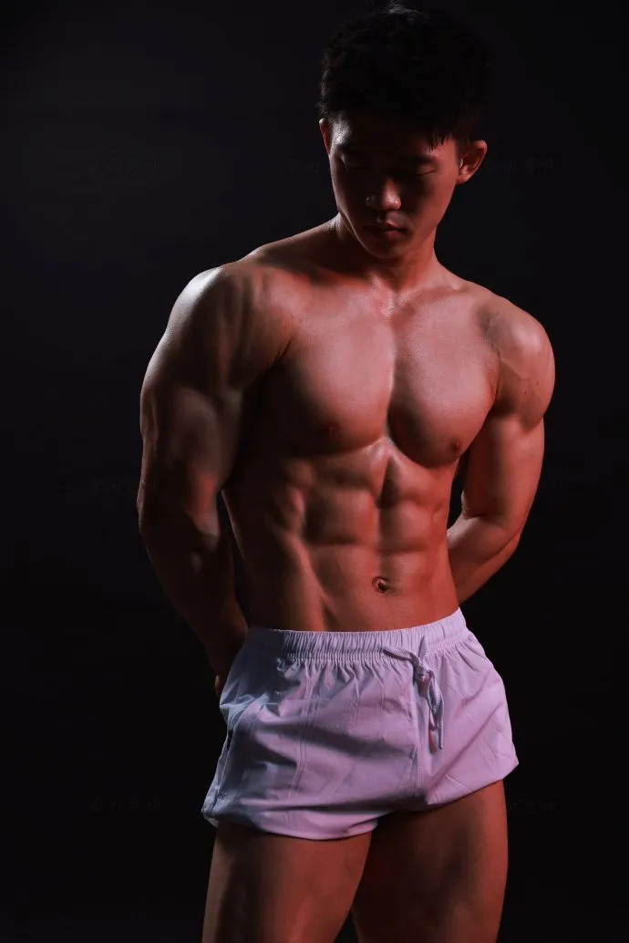 健身大块头的男友 - 51虹马