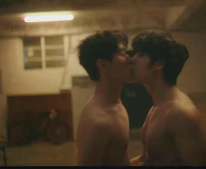 《大都市的爱情法》自由奔放的年轻人的爱情与离别 - 51虹马