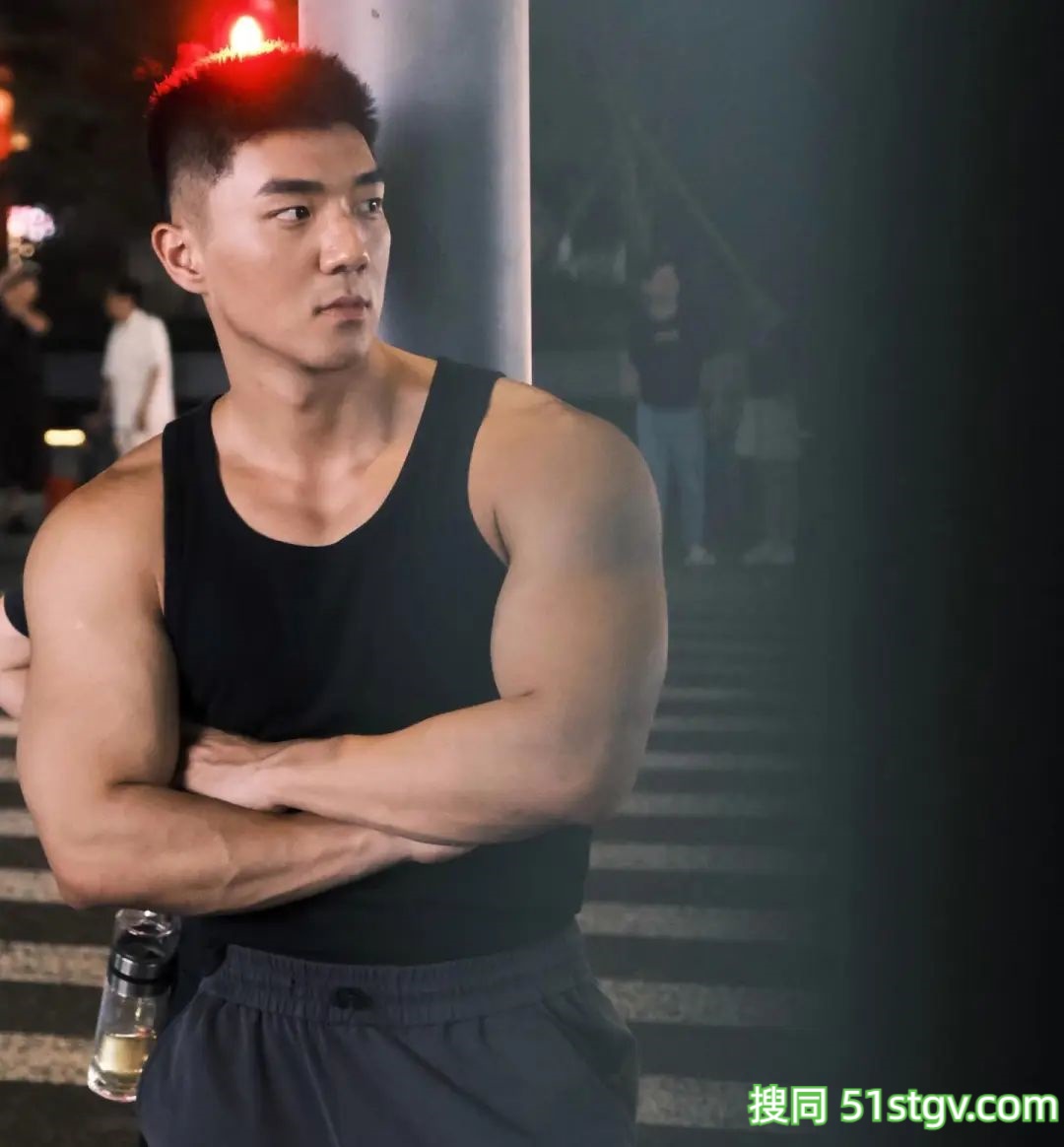 理想男友Henry Kong，板正帅气 - 51虹马