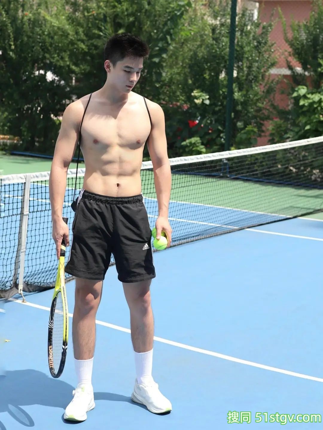 标准身材的帅哥，不胖不瘦刚刚好 - 51虹马