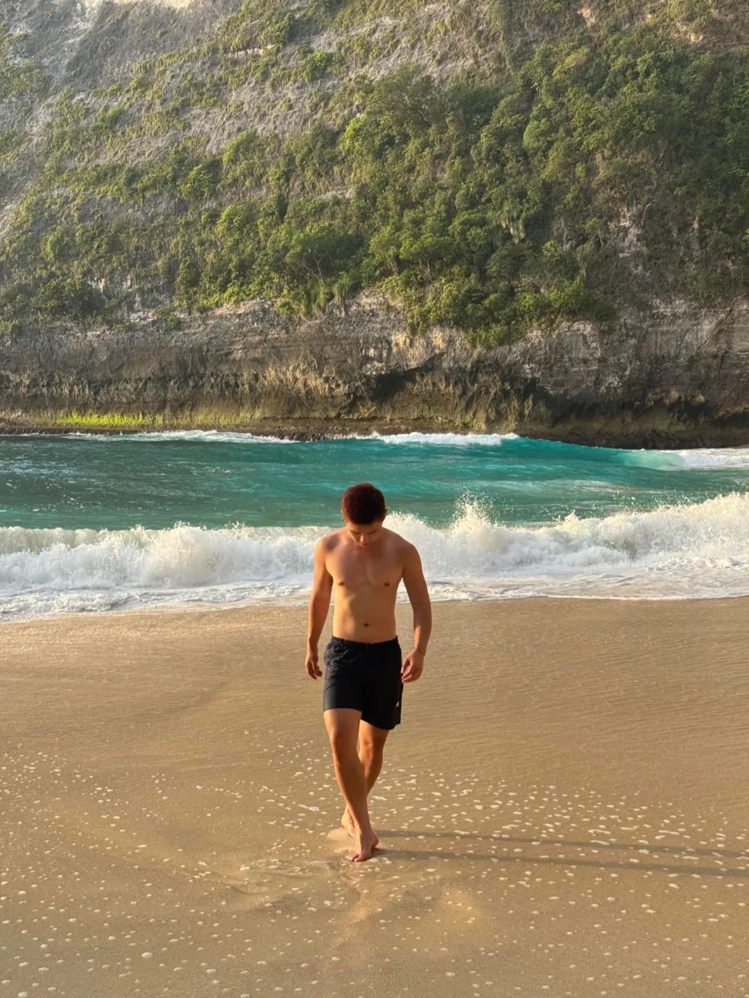 薄肌身材，奶呼呼的帅弟弟 - 51虹马