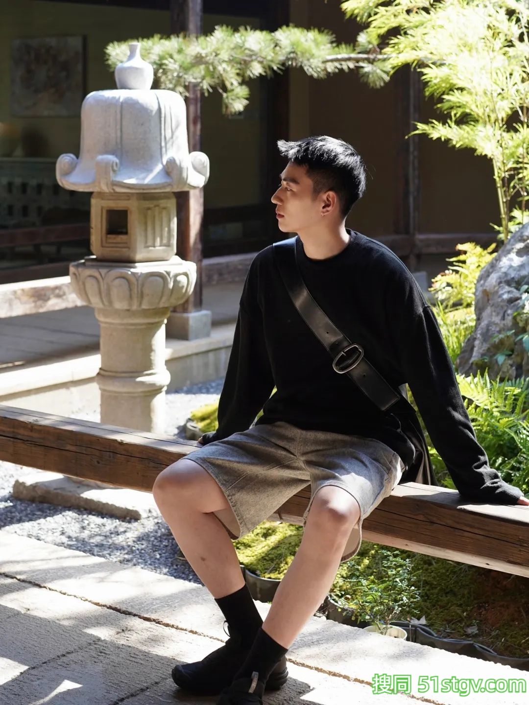 谁家哥哥这么好看 - 51虹马