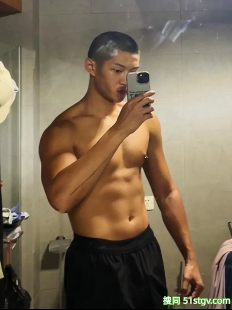 重庆渝北的寸头帅哥，185cm - 51虹马