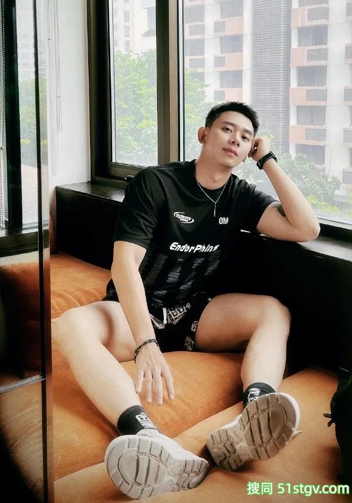 大D，这是谁家哥哥 - 51虹马