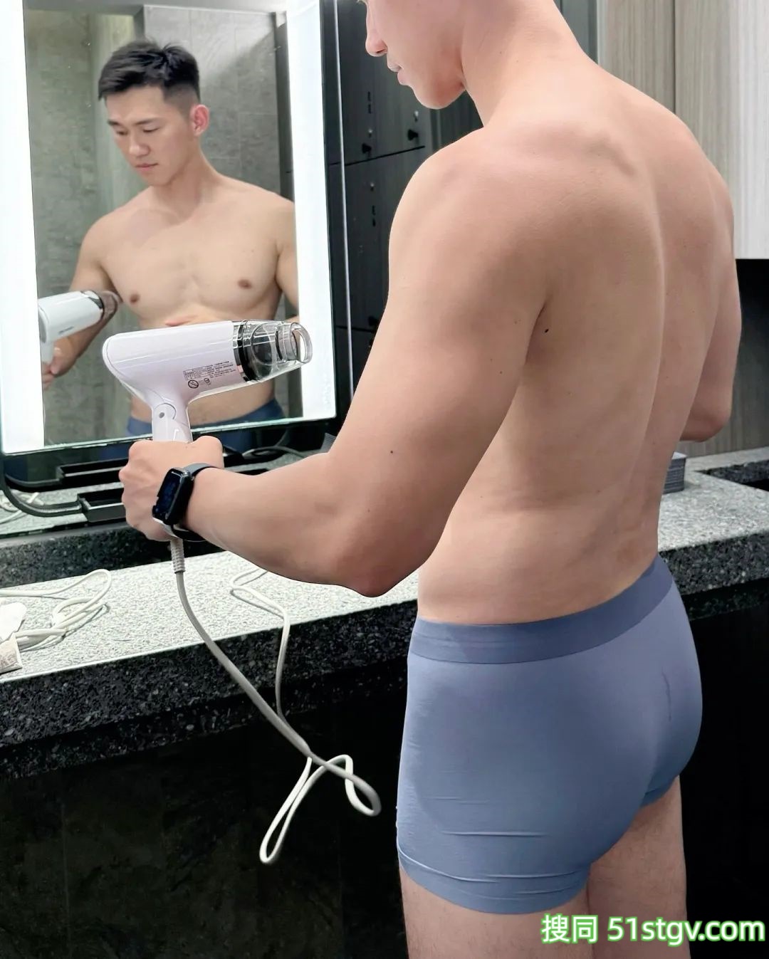 每日帅哥男友写真 - 51虹马