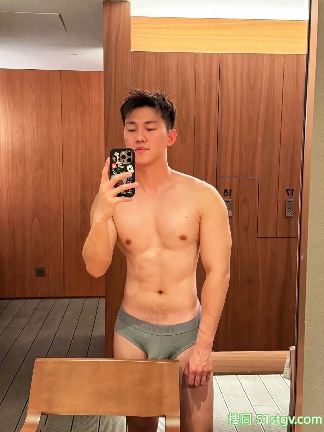 每日帅哥男友写真 - 51虹马