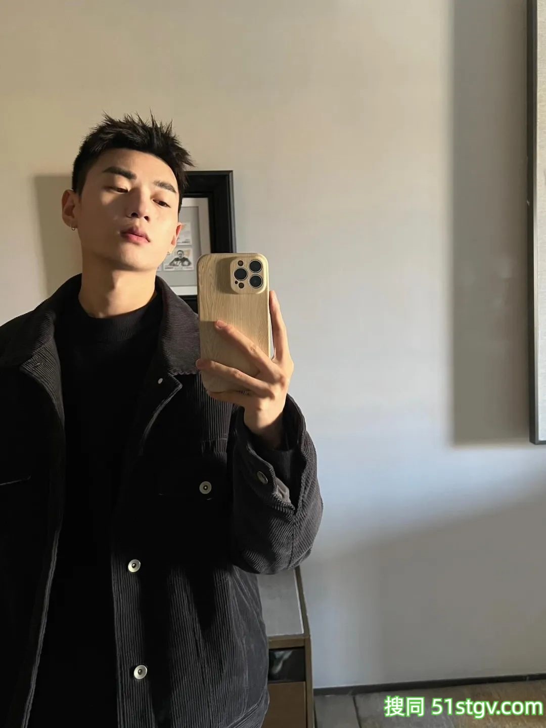 谁家哥哥这么好看 - 51虹马