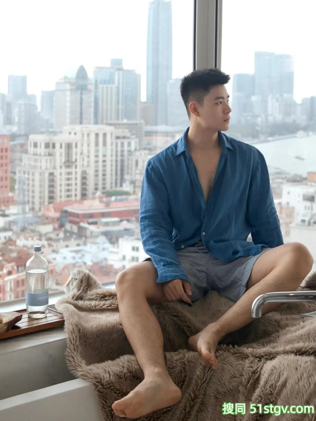 标准身材的帅哥，不胖不瘦刚刚好 - 51虹马