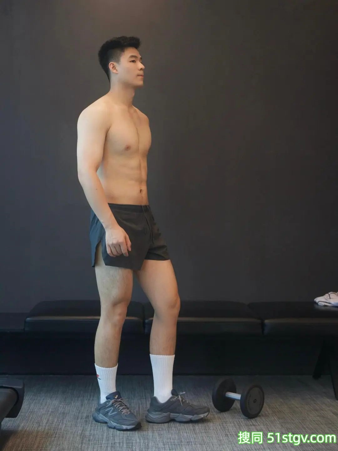 标准身材的帅哥，不胖不瘦刚刚好 - 51虹马