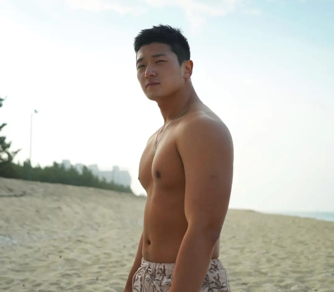 肉壮小哥哥，帅萌帅萌的 - 51虹马