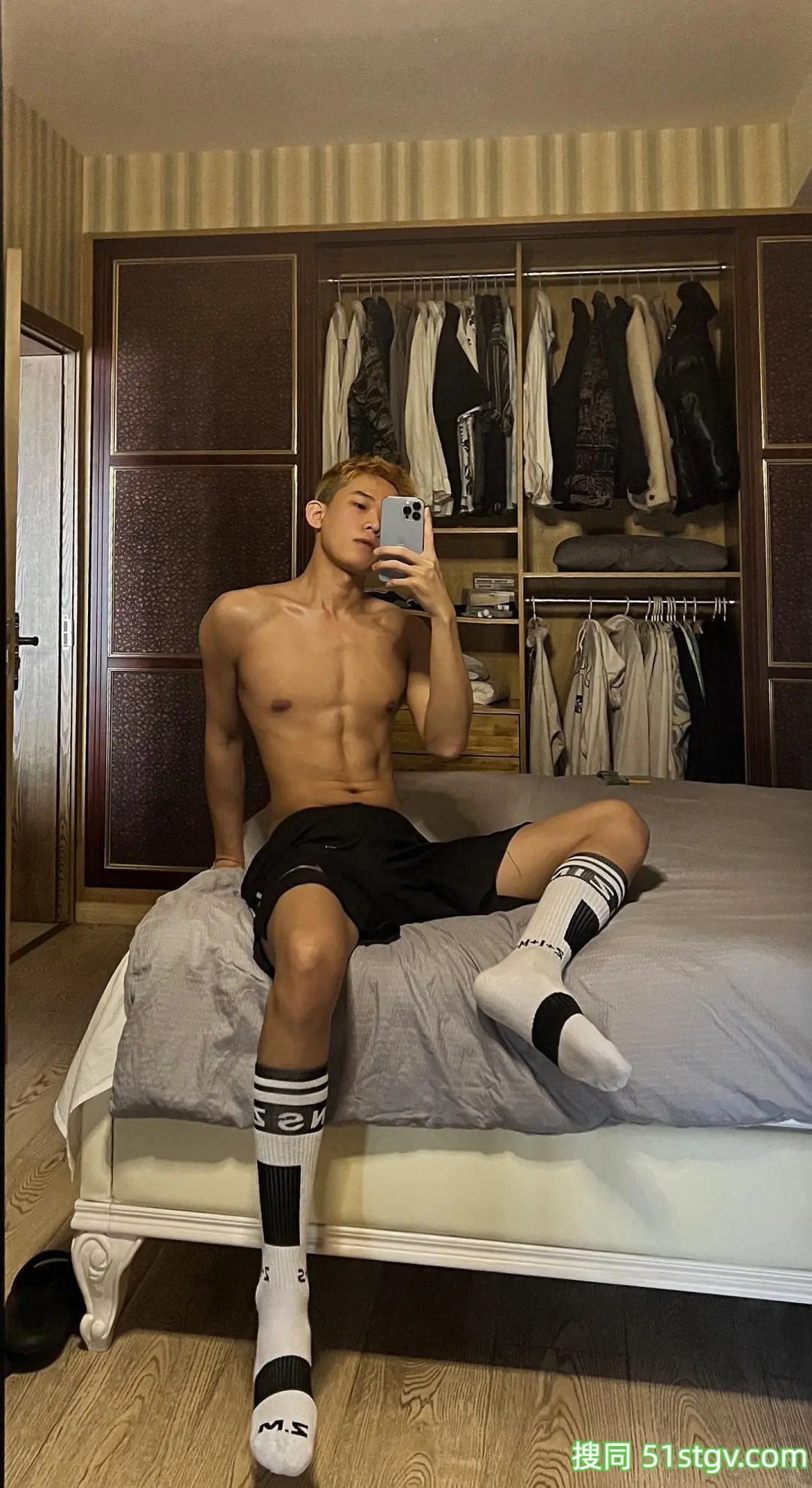 四川的大长腿黑皮小哥哥 - 51虹马