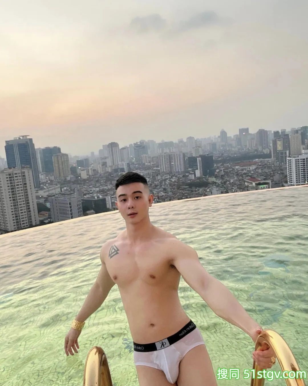 白白净净的男生，是谁家的玉面郎君 - 51虹马