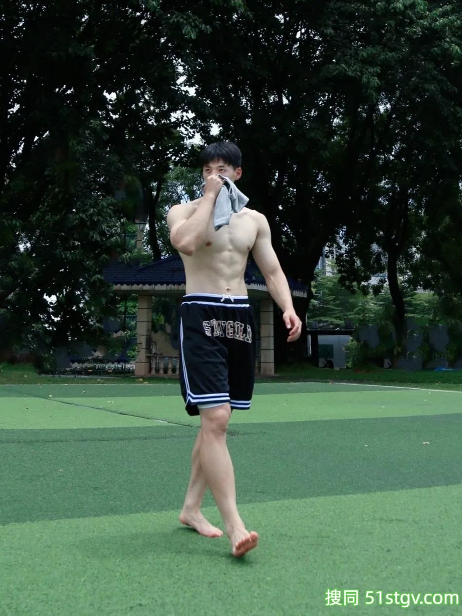 白白净净的体育生 - 51虹马