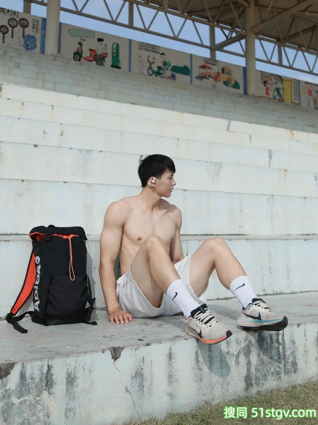 白白净净的体育生 - 51虹马