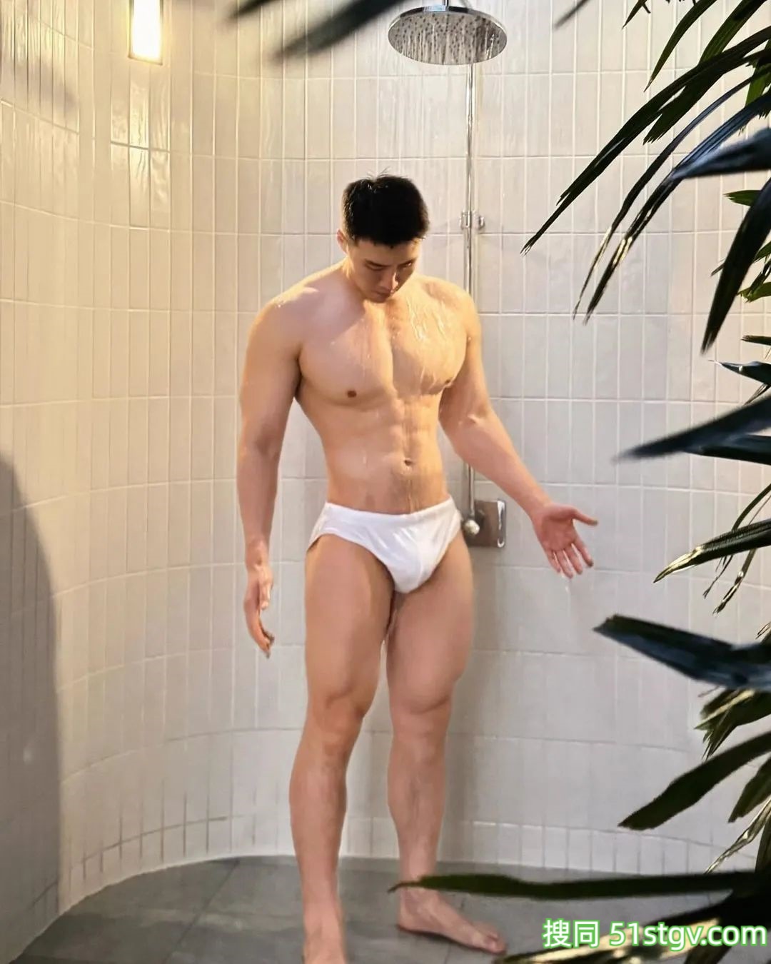 高大壮硕的男人，极品身材 - 51虹马